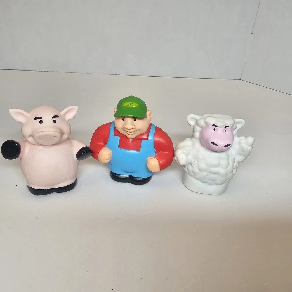 Tomy  3 Piece‎ Replacement Figures for John Deere hayride Toy